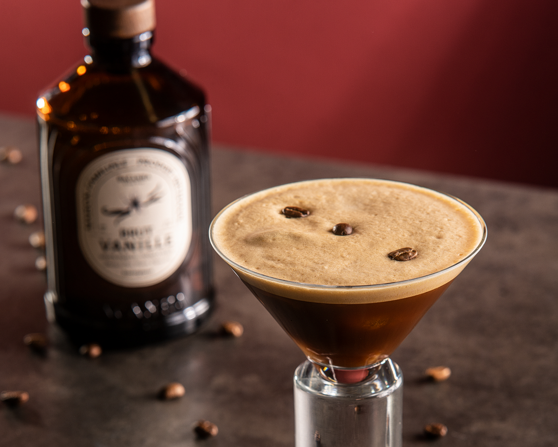 Espresso Martini mocktail with organic Bacanha vanilla syrup – alcohol-free cocktail recipes