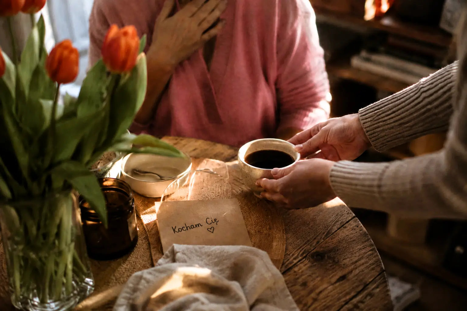 Jaką kawę wybrać dla Mamy? Przewodnik po prezentach z JAVA Coffee