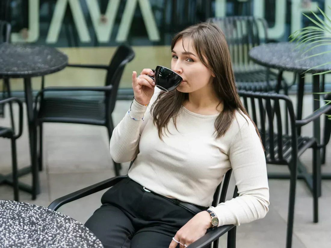 Decaf bez kompromisów? Sprawdzamy, jak smakuje kawa bez kofeiny speciality