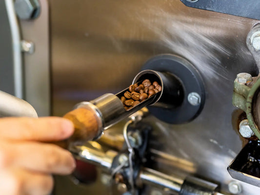 Kawa 100% Arabica – co ją wyróżnia i jak wybrać najlepszą do ekspresu