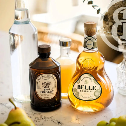 Likier Belle de Brillet gruszka i cognac – koktajl z likierem gruszkowym, zdjęcie lifestyle