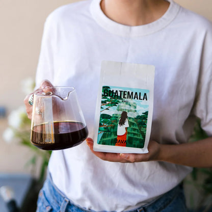 Kawa specialty Guatemala Wiwitz JAVA Coffee Roasters z zaparzoną kawą przelewową