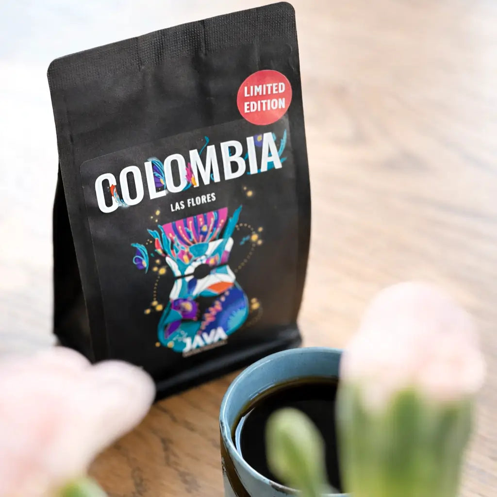 Kawa ziarnista Colombia Las Flores JAVA Coffee limited edition opakowanie z filiżanką kawy