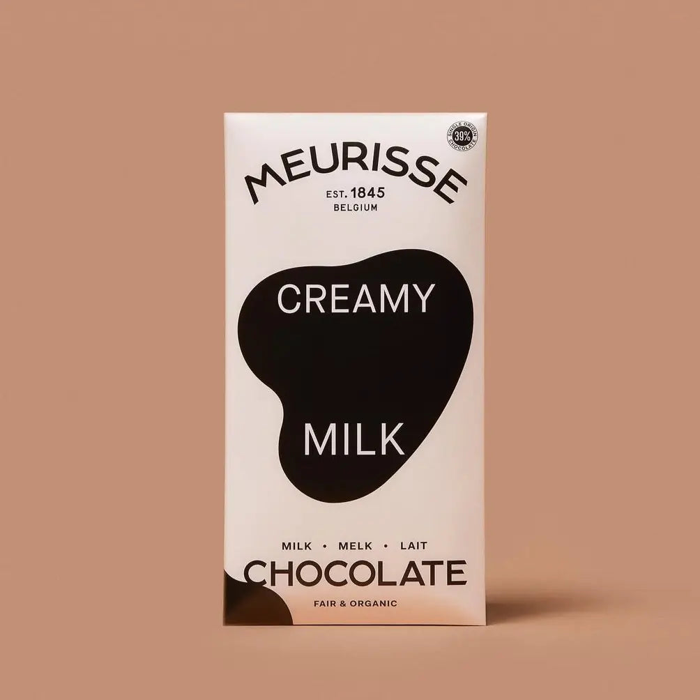 Tabliczka mlecznej czekolady Meurisse Creamy Milk 39% kakao w minimalistycznym beżowo-brązowym opakowaniu, organiczna i fair trade czekolada z Belgii.