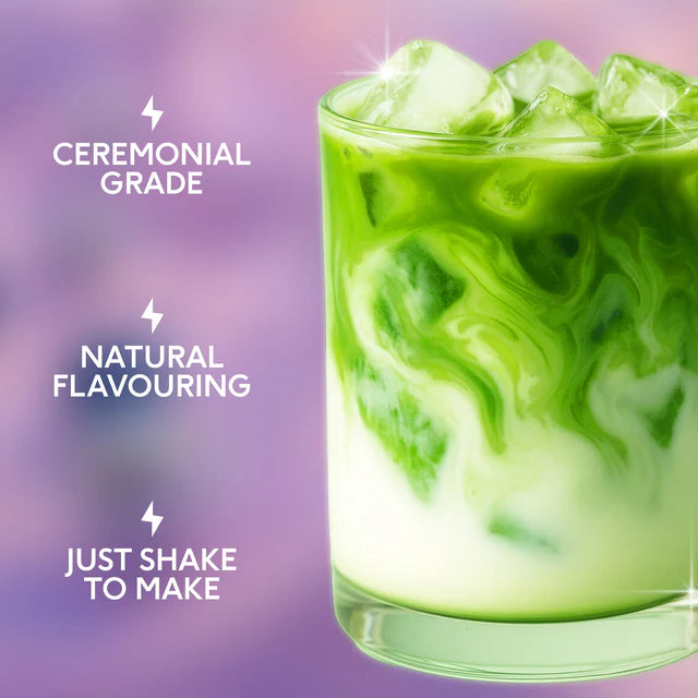 iced blueberry matcha latte w szklance z lodem – kremowa matcha z mlekiem, natural flavouring, napój premium PerfectTed