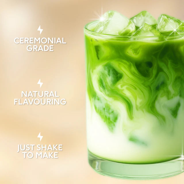 iced matcha latte w szklance z lodem – kremowa matcha z mlekiem, ceremonial grade, napój premium PerfectTed