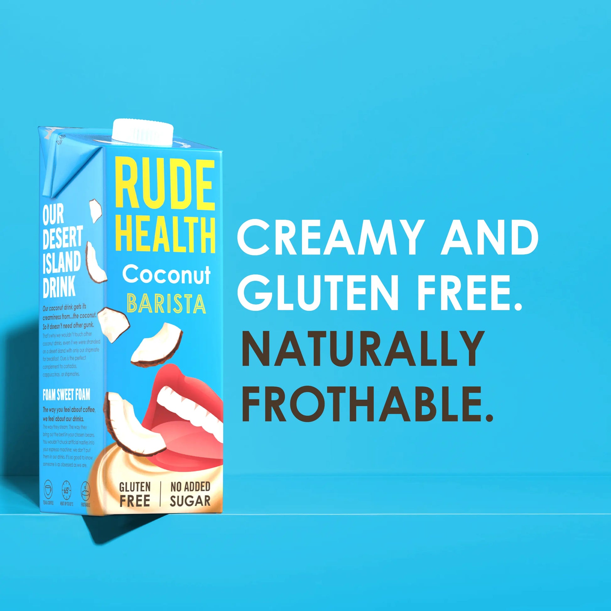 Karton napoju Rude Health Coconut Barista na niebieskim tle z hasłem reklamowym „Creamy and gluten free. Naturally frothable.”